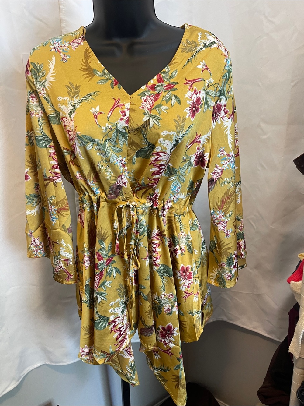easel Mustard Floral V-Neck Drawstring Tunic